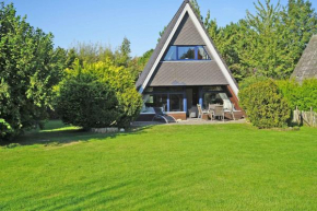 Zeltdachhaus in Strandnähe mit grossem Grundstück